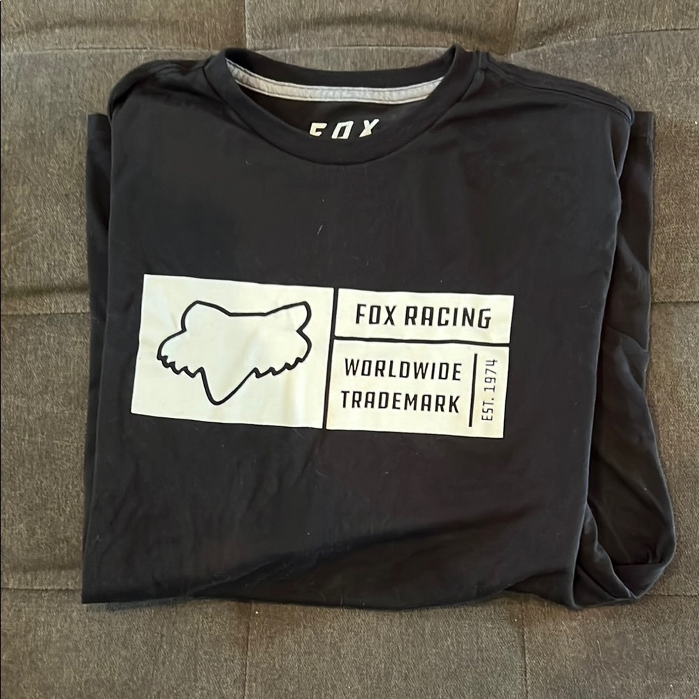 Fox Black and White Short Sleeve Tee with Graphic Design